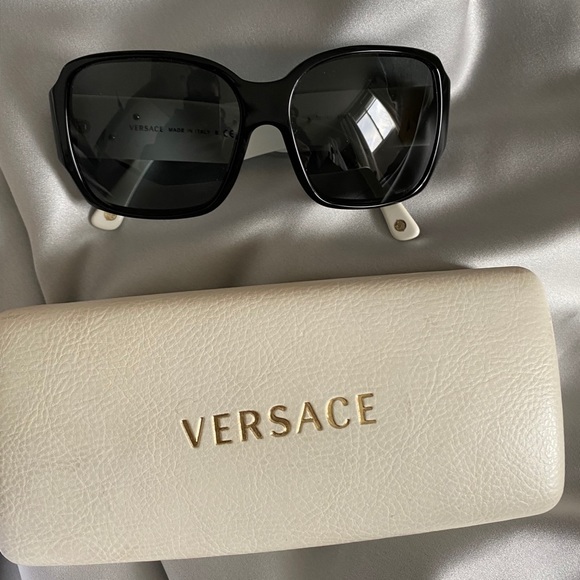 VERSACE SUNGLASSES - Picture 3 of 5